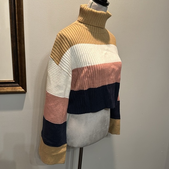 Awoo stripped cropped turtleneck NWT S - Picture 2 of 9